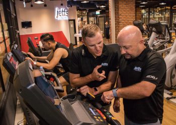 OPPO F7 แรง!! ยอดขายวันแรกพุ่ง 3 เท่า พร้อมทุ่มงบกว่า 300 ล้านบาทเพื่อมอบบริการที่ดีที่สุด