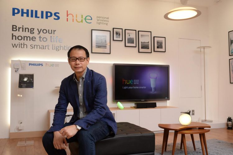 Philips Hue หลอดไฟเปลี่ยนสีอัจฉริยะ สั่งการผ่านแอพเปลี่ยนสีไฟได้มากถึง 16 ล้านเฉดสี เปิดตัวในไทยทางการ
