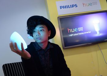 Philips Hue หลอดไฟเปลี่ยนสีอัจฉริยะ สั่งการผ่านแอพเปลี่ยนสีไฟได้มากถึง 16 ล้านเฉดสี เปิดตัวในไทยทางการ