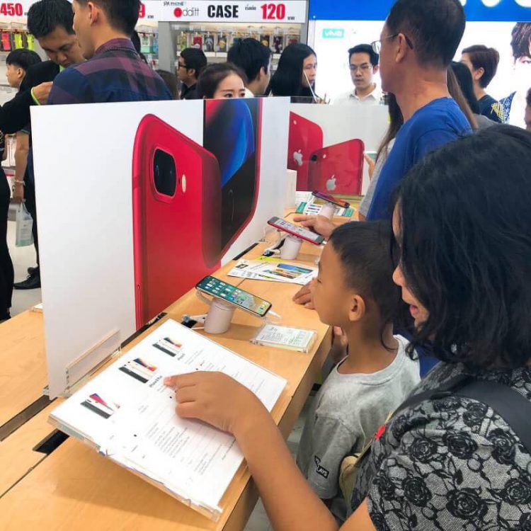 AIS จับมือกับ Tesco Lotus เนรมิตรพื้นที่ Digital Zone ใน 190 สาขาทั่วประเทศ  รับสิทธิ์ซื้อ iPhone5S ในราคาเพียง 2,900 บาทเมื่อสมัครแพค 499 บาท ขึ้นไป