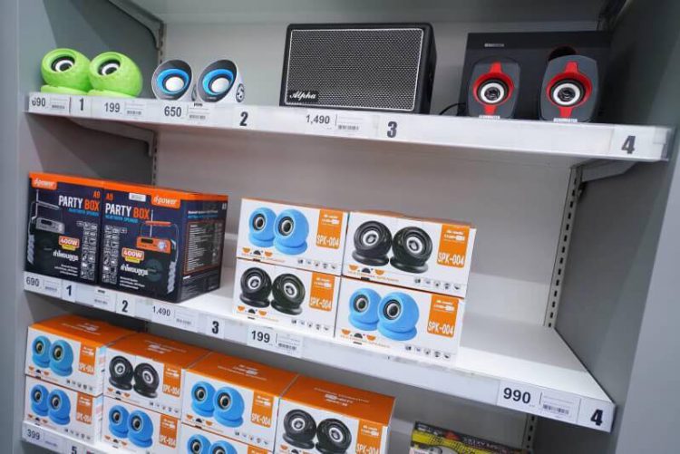 AIS จับมือกับ Tesco Lotus เนรมิตรพื้นที่ Digital Zone ใน 190 สาขาทั่วประเทศ  รับสิทธิ์ซื้อ iPhone5S ในราคาเพียง 2,900 บาทเมื่อสมัครแพค 499 บาท ขึ้นไป