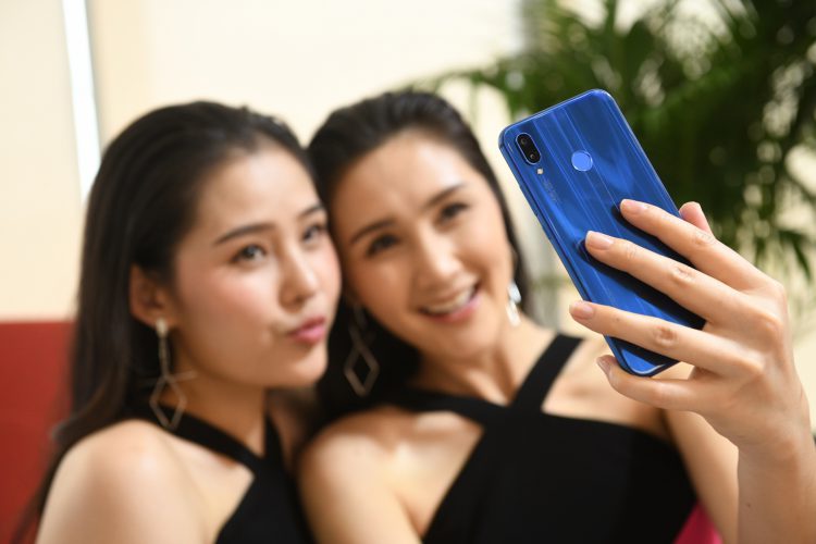 HUAWEI nova 3e เปิดตัวในไทยทางการ กล้องหน้า 24 MP รอม 128GB เพียง 10,990 บาท ของแถมมูลค่า 4,980 บาทเปิดจองแล้ววันนี้