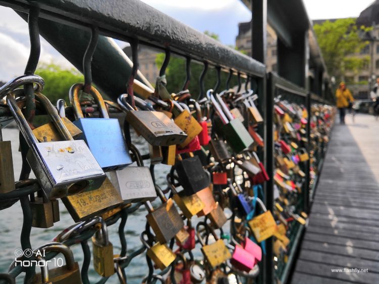 รีวิว Honor 10 สุดยอดแฟลกชิป กล้องคู่ 24MP พร้อม AI  อัจฉริยะ ดีไซน์กระจก Aurora สุดงาม ความจุ 128GB ราคาสุดคุ้ม