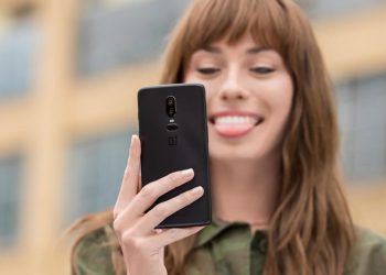 ระบบ Face Unlock ของ OnePlus 6 ถูกหลอกได้ง่าย โดยการพิมพ์ใบหน้าลงกระดาษ