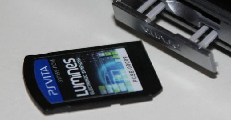 ตลับเกม PS Vita จะถูกยกเลิกการผลิตในวันที่ 31 มีนาคม 2019 ในสหรัฐอเมริกา และยุโรป