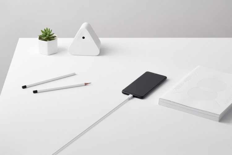 OPPO เปิดตัวมือถือเรือธง OPPO R15 Pro เผยโฉมดีไซน์กระจกหรูไล่เฉดสี พร้อมชูจุดเด่นกล้องหลังคู่ 20+16 ล้านพิกเซล และเทคโนโลยีชาร์จไว VOOC Flash Charge ราคา 19,990 บาท