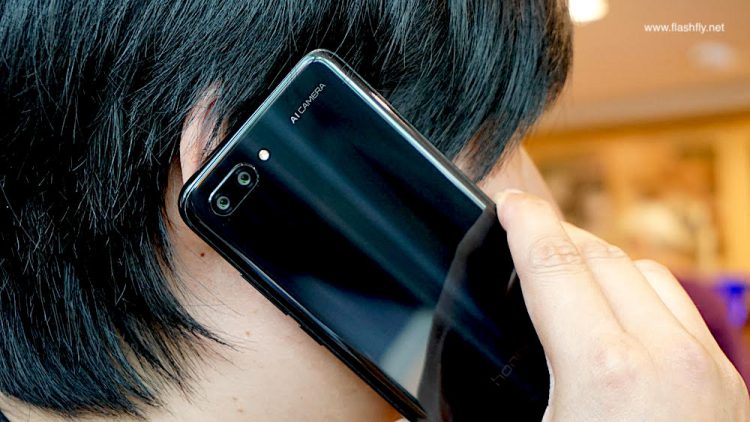 รีวิว Honor 10 สุดยอดแฟลกชิป กล้องคู่ 24MP พร้อม AI  อัจฉริยะ ดีไซน์กระจก Aurora สุดงาม ความจุ 128GB ราคาสุดคุ้ม