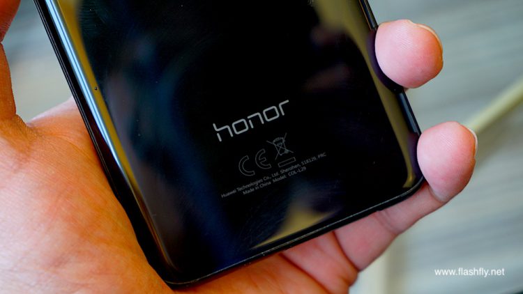 รีวิว Honor 10 สุดยอดแฟลกชิป กล้องคู่ 24MP พร้อม AI  อัจฉริยะ ดีไซน์กระจก Aurora สุดงาม ความจุ 128GB ราคาสุดคุ้ม