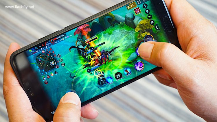 รีวิว Honor 10 สุดยอดแฟลกชิป กล้องคู่ 24MP พร้อม AI  อัจฉริยะ ดีไซน์กระจก Aurora สุดงาม ความจุ 128GB ราคาสุดคุ้ม