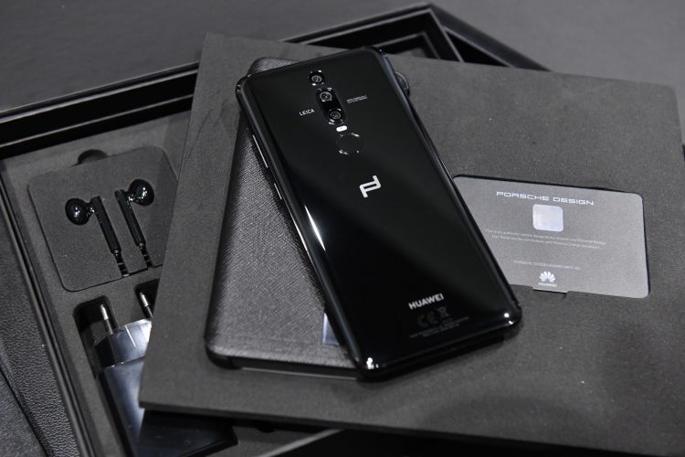 หัวเว่ยร่วมกับ Porsche Design มอบสิทธิพิเศษให้ลูกค้า Porsche Design HUAWEI Mate RS  รับส่วนลด 15% เมื่อซื้อสินค้าที่ร้าน Porsche Design