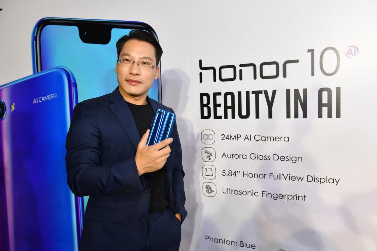 Honor จัดหนักเปิดราคา Honor 10 สุดยอดสมาร์ทโฟนเรือธง กระจกสะท้อนแสงราวกับออโรร่าในราคาเพียง 13,990 บาท