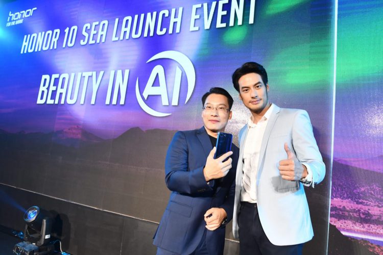 Honor จัดหนักเปิดราคา Honor 10 สุดยอดสมาร์ทโฟนเรือธง กระจกสะท้อนแสงราวกับออโรร่าในราคาเพียง 13,990 บาท