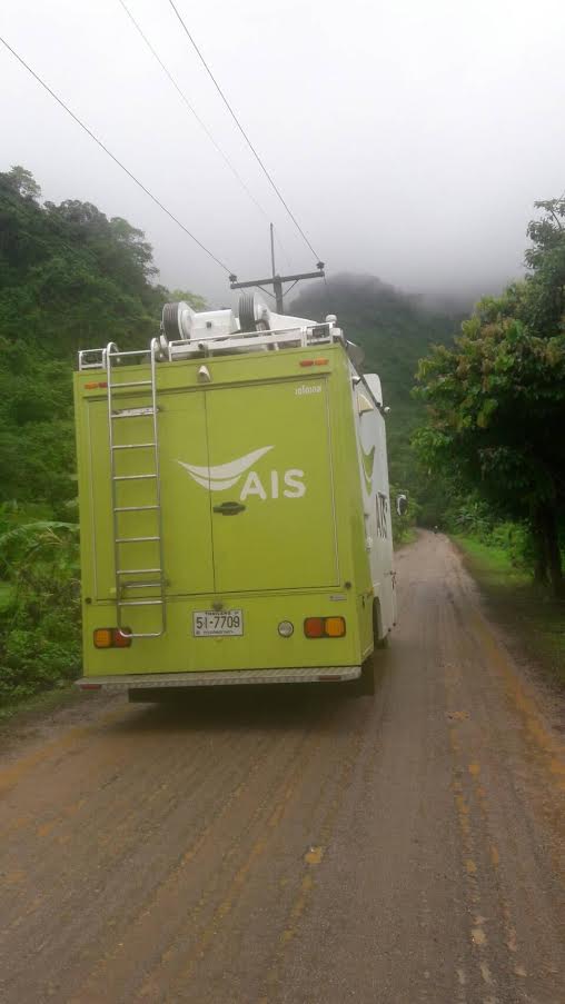 AIS เสริมกำลังเครือข่ายสื่อสารอย่างเต็มที่ ส่งรถสถานีฐานเคลื่อนที่เดินทางถึงพื้นที่แล้ว  พร้อมสนับสนุนการค้นหานักฟุตบอลเยาวชนที่ #ถ้ำหลวง