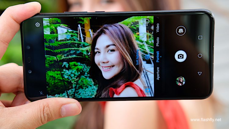 รีวิว Huawei Nova 3i สมาร์ทโฟน 4 กล้อง สมองกล AI รุ่นแรกในโลก ดีไซน์พรีเมี่ยม ความจุ 128GB ราคาไม่ถึงหมื่นบาท