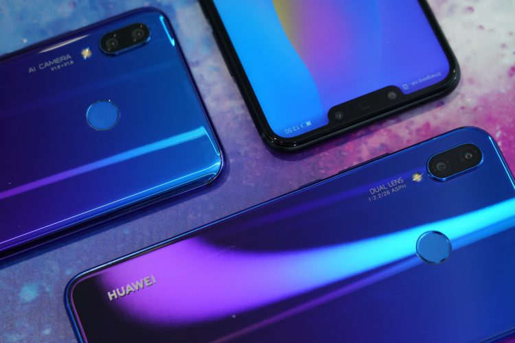 “HUAWEI nova 3 และ nova 3i” สมาร์ทโฟนปฏิวัติการเซลฟี่ 4 กล้อง สมองกล AI  เริ่มต้น 9,990 บาท รับฟรีของสมนาคุณมูลค่าสูงสุดกว่า 2,580 บาท  สำหรับลูกค้าสั่งจองล่วงหน้าตั้งแต่วันที่ 20 ก.ค. นี้เป็นต้นไป   