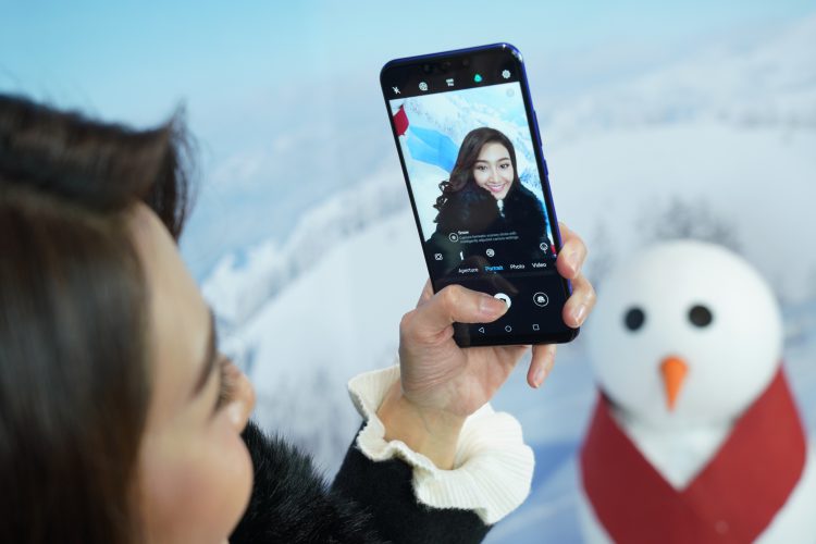 “HUAWEI nova 3 และ nova 3i” สมาร์ทโฟนปฏิวัติการเซลฟี่ 4 กล้อง สมองกล AI  เริ่มต้น 9,990 บาท รับฟรีของสมนาคุณมูลค่าสูงสุดกว่า 2,580 บาท  สำหรับลูกค้าสั่งจองล่วงหน้าตั้งแต่วันที่ 20 ก.ค. นี้เป็นต้นไป   