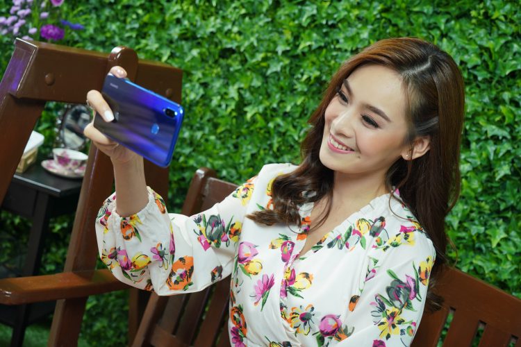 “HUAWEI nova 3 และ nova 3i” สมาร์ทโฟนปฏิวัติการเซลฟี่ 4 กล้อง สมองกล AI  เริ่มต้น 9,990 บาท รับฟรีของสมนาคุณมูลค่าสูงสุดกว่า 2,580 บาท  สำหรับลูกค้าสั่งจองล่วงหน้าตั้งแต่วันที่ 20 ก.ค. นี้เป็นต้นไป   