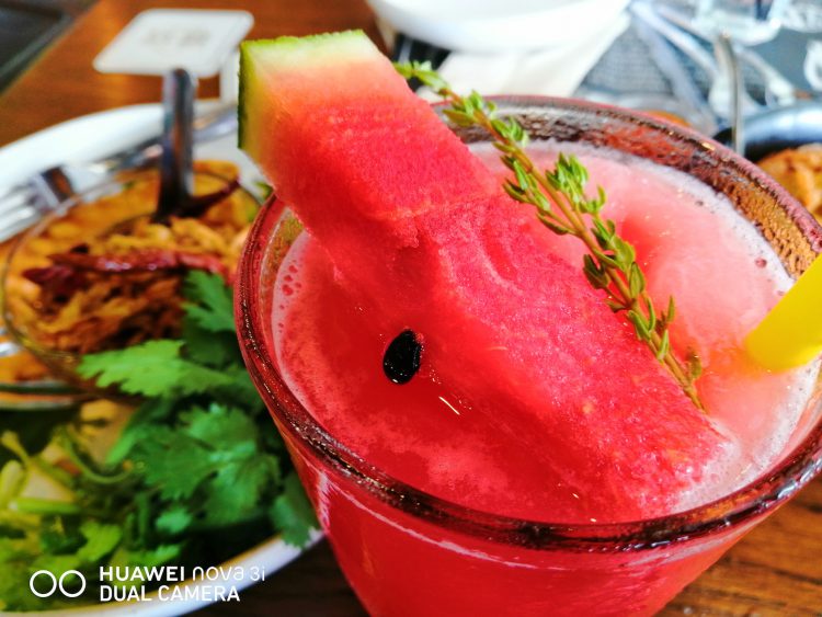 รีวิว Huawei Nova 3i สมาร์ทโฟน 4 กล้อง สมองกล AI รุ่นแรกในโลก ดีไซน์พรีเมี่ยม ความจุ 128GB ราคาไม่ถึงหมื่นบาท