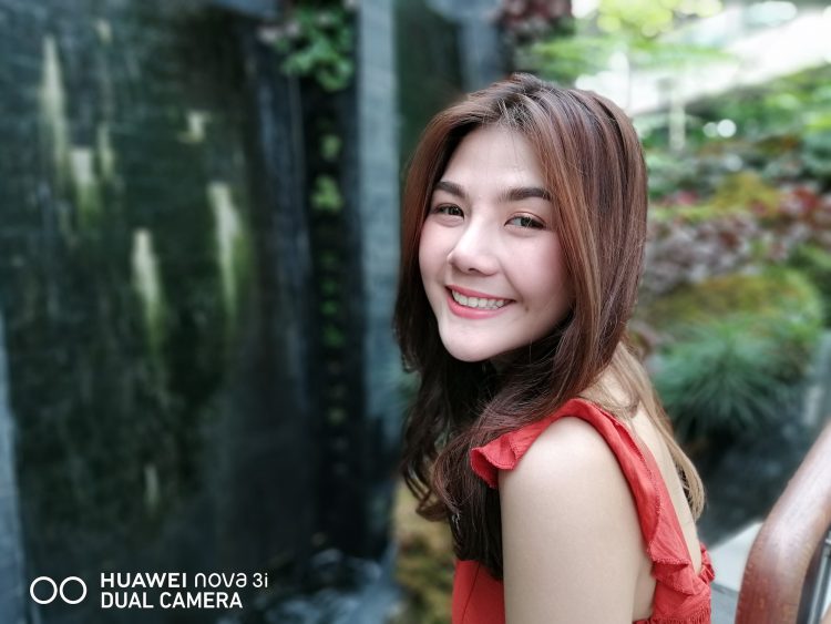 รีวิว Huawei Nova 3i สมาร์ทโฟน 4 กล้อง สมองกล AI รุ่นแรกในโลก ดีไซน์พรีเมี่ยม ความจุ 128GB ราคาไม่ถึงหมื่นบาท