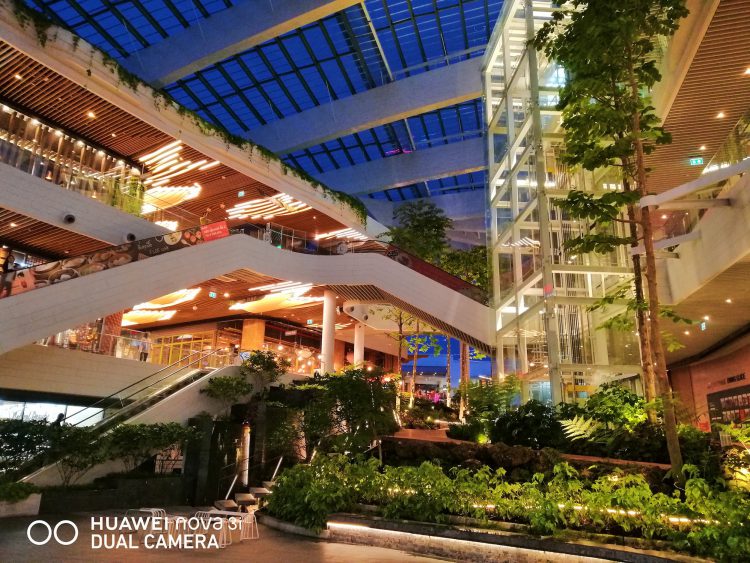 รีวิว Huawei Nova 3i สมาร์ทโฟน 4 กล้อง สมองกล AI รุ่นแรกในโลก ดีไซน์พรีเมี่ยม ความจุ 128GB ราคาไม่ถึงหมื่นบาท