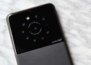 Light บริษัทที่เคยผลิคกล้องดิจิตอล 16 เลนส์ กำลังพัฒนาสมาร์ทโฟนที่ติดตั้งกล้องมาให้ 5 – 9 เลนส์