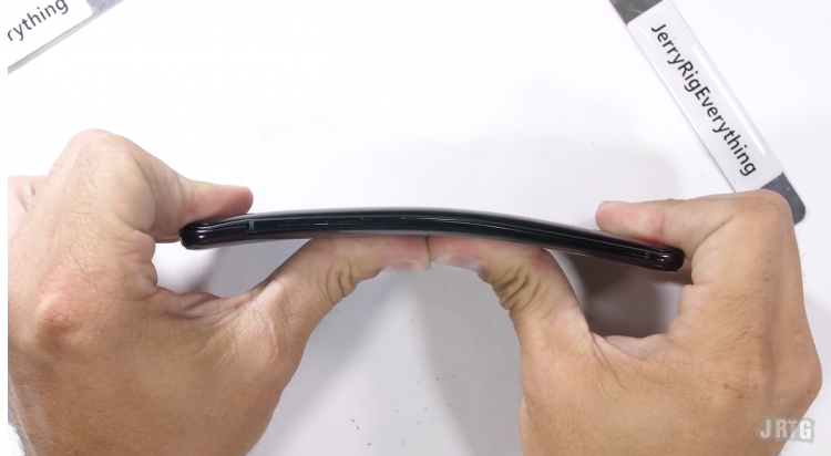 สุดโหด!! ชมคลิปทดสอบความแกร่งของ OPPO Find X ทั้งขูดขีด ลนไฟ และงอเครื่อง