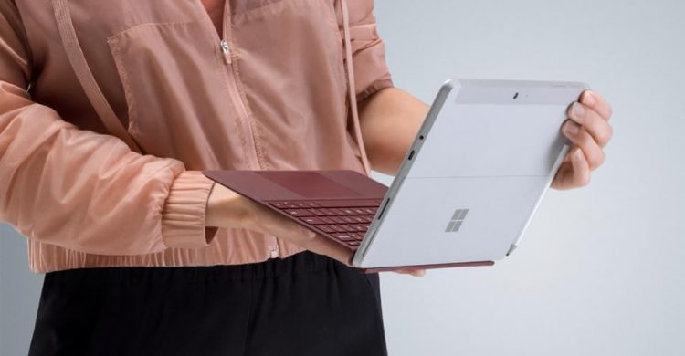 ซื้อรุ่นไหนดี!! เปรียบเทียบ Surface Go แท็บเล็ตสุดประหยัดกับ iPad 9.7 นิ้วปี 2018