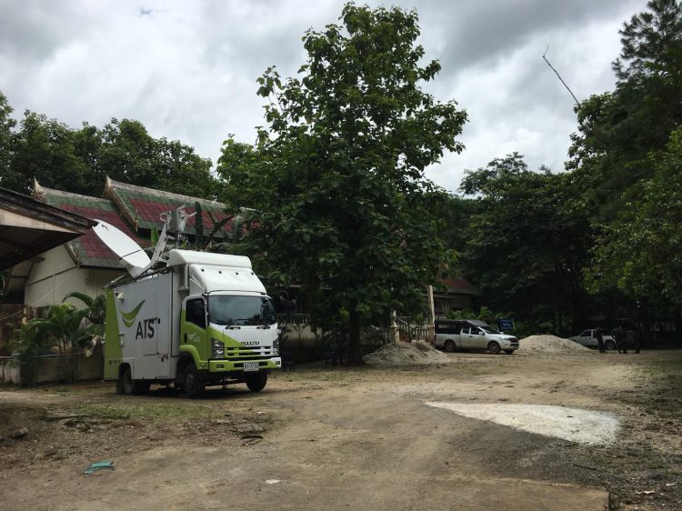 AIS ส่งรถสถานีฐานเคลื่อนที่เพิ่ม สนับสนุนภารกิจค้นหาหมูป่าอคาเดมี่เต็มที่