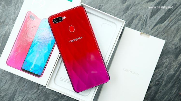 แกะกล่อง OPPO F9  มาพร้อม VOOC Flash Charge ในราคา 10,990 บาท แถม Smart Bag บัตร VIP CARD ประกันจอแตก 1 ปีเต็ม