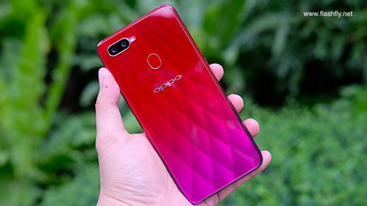 พรีวิว OPPO F9 หน้าจอดีไซน์หยดน้ำ ฝาหลังไล่เฉดสีกลีบดอกไม้ รองรับ VOOC Flash Charge ในราคาเพียง 10,990 บาท