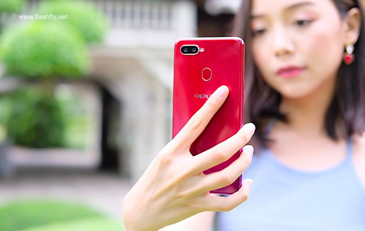 พรีวิว OPPO F9 หน้าจอดีไซน์หยดน้ำ ฝาหลังไล่เฉดสีกลีบดอกไม้ รองรับ VOOC Flash Charge ในราคาเพียง 10,990 บาท
