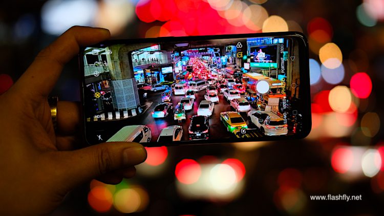 พรีวิว OPPO F9 หน้าจอดีไซน์หยดน้ำ ฝาหลังไล่เฉดสีกลีบดอกไม้ รองรับ VOOC Flash Charge ในราคาเพียง 10,990 บาท