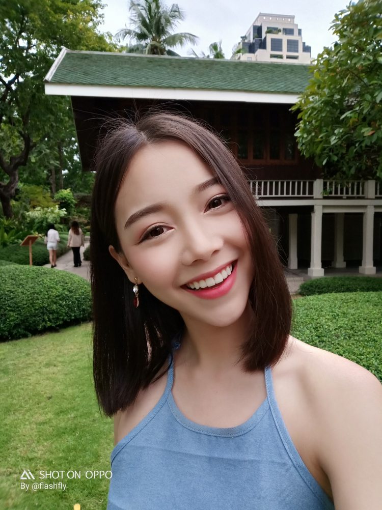 พรีวิว OPPO F9 หน้าจอดีไซน์หยดน้ำ ฝาหลังไล่เฉดสีกลีบดอกไม้ รองรับ VOOC Flash Charge ในราคาเพียง 10,990 บาท