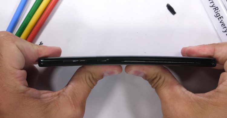 รอดไหม? Samsung Galaxy Note 9 และปากกา S Pen ถูกทดสอบความทนทาน ผ่านใบมีด ลนไฟ และดัดให้งอ