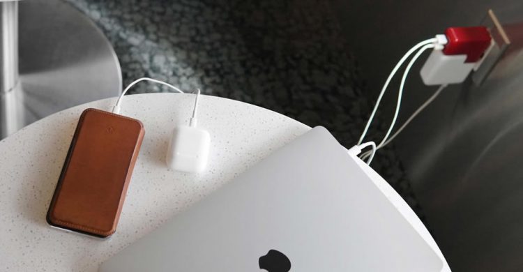 PlugBug Duo อุปกรณ์ชาร์จแบตเตอรี่สำหรับ MacBook เพิ่ม USB อีก 2 ช่อง สามารถชาร์จอุปกรณ์ได้ 3 เครื่องพร้อมกัน