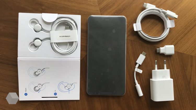 หลุดชุดใหญ่!! Google Pixel 3 XL เผยดีไซน์หมดเปลือกทั้งด้านหน้า ด้านข้าง ด้านหลัง พร้อมอุปกรณ์ที่แถมมาในกล่อง