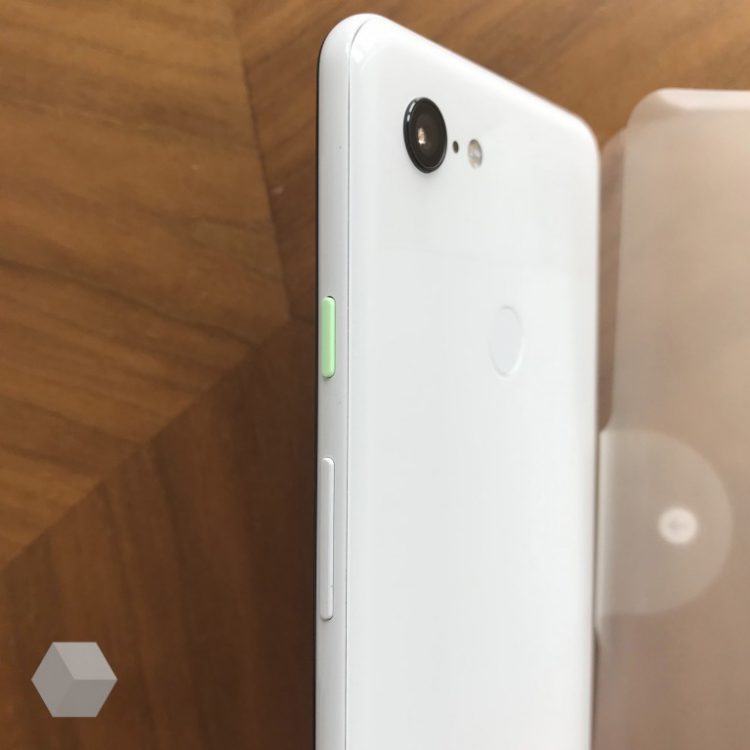 หลุดชุดใหญ่!! Google Pixel 3 XL เผยดีไซน์หมดเปลือกทั้งด้านหน้า ด้านข้าง ด้านหลัง พร้อมอุปกรณ์ที่แถมมาในกล่อง