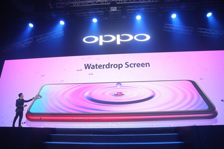 ออปโป้ เปิดตัว OPPO F9 สเปคจัดเต็ม ดีไซน์ปฏิวัติวงการ ในราคา 10,990 บาทชูจุดเด่น VOOC Flash Charge ชาร์จ 5 นาทีคุยได้ถึง 2 ชม. 6GB RAM 