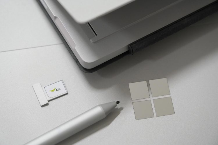 AIS ผนึกกำลัง Microsoft เปิดตัว “Surface Pro LTE”ครั้งแรกในประเทศไทยเจาะกลุ่มลูกค้าธุรกิจ ผูกสัญญา 24 เดือน เริ่มต้นเดือนละ 2,599 บาท