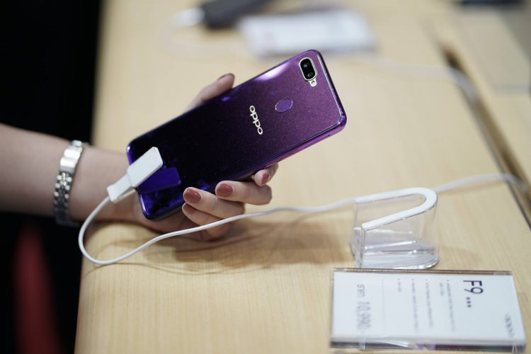 วางจำหน่ายในไทยแล้ว!! OPPO F9 Starry Purple สมาร์ทโฟนรุ่นสุดฮอต ชาร์จแค่ 5 นาทีคุยได้นาน 2 ชั่วโมงสีใหม่ล่าสุด