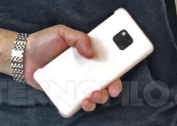 ต้นแบบ Huawei Mate 20 Pro ถูกจับภาพได้ที่งาน IFA 2018 ดีไซน์ตรงกับภาพหลุด