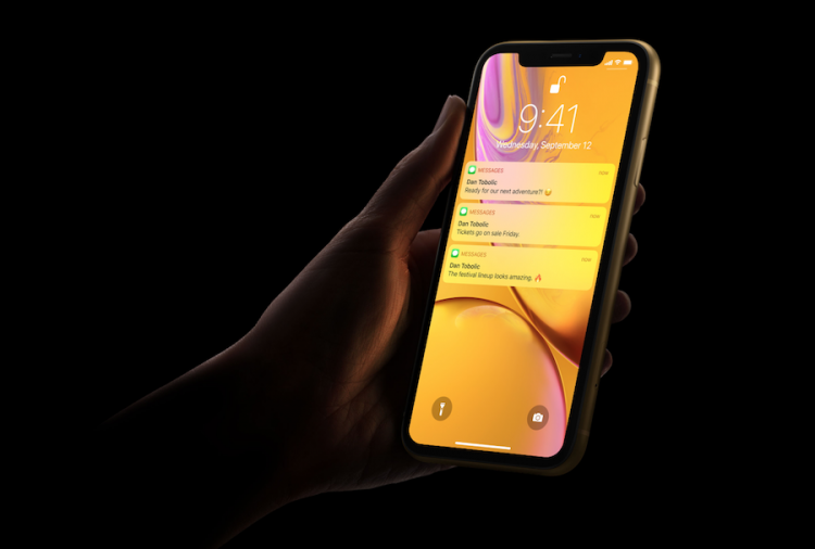 Apple เปิดตัว iPhone Xr มาพร้อมชิพ A12 Bionic Chip จอภาพ Liquid Retina ขนาด 6.1 นิ้ว ดีไซน์แบบอะลูมิเนียมและกระจกใน 6 สีสวยงาม Face ID และระบบกล้องสุดล้ำ
