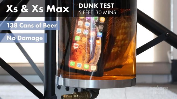 iPhone XS และ iPhone XS Max กันน้ำได้อย่างมีประสิทธิภาพรวมถึงเบียร์ แต่ไม่ควรทำตกอย่างเด็ดขาด