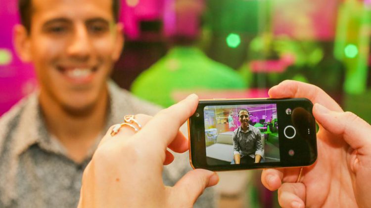 แบรนด์ Palm กลับมาแล้ว ในฐานะอุปกรณ์ Android ที่มีขนาดหน้าจอ 3.3 นิ้ว แต่ไม่ใช่โทรศัพท์มือถือ