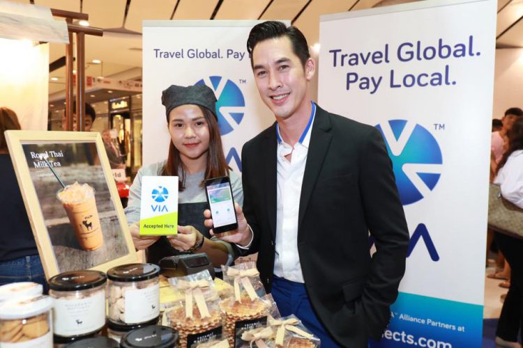 AIS จับมือ Singtel เปิดตัว “VIA” เครือข่ายบริการชำระเงินด้วยมือถือข้ามประเทศด้วยอี-วอลเลทของค่ายมือถือ ประเดิมที่สิงคโปร์