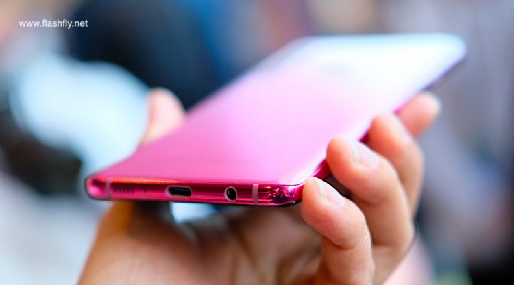 พรีวิวสัมผัสแรก Samsung Galaxy A9 สมาร์ทโฟนกล้องหลัง 4 ตัวรุ่นแรกของโลก