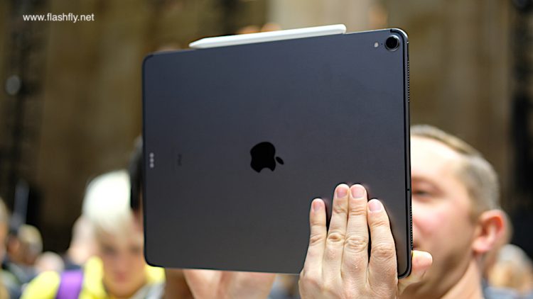 พาไปสัมผัส iPad Pro ,MacBook Air และ Mac mini ตัวเป็นๆก่อนใคร ส่งตรงจากกรุงนิวยอร์คโดยทีมงาน Flashfly