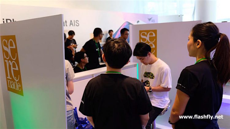 พาชมบรรยากาศงาน iPhone Unbox at AIS ที่ให้ลูกค้ารับเครื่อง iPhone XS Max, iPhone XS และ iPhone XR เป็นกลุ่มแรกๆก่อนใคร