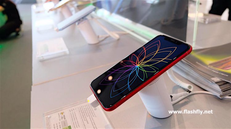 พาชมบรรยากาศงาน iPhone Unbox at AIS ที่ให้ลูกค้ารับเครื่อง iPhone XS Max, iPhone XS และ iPhone XR เป็นกลุ่มแรกๆก่อนใคร