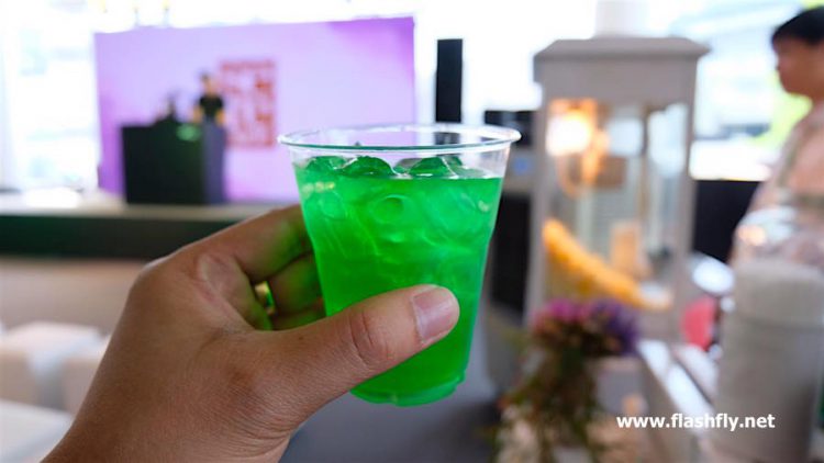 พาชมบรรยากาศงาน iPhone Unbox at AIS ที่ให้ลูกค้ารับเครื่อง iPhone XS Max, iPhone XS และ iPhone XR เป็นกลุ่มแรกๆก่อนใคร